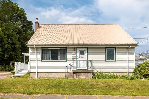 3104 German Street, Erie, PA, 16504 | Card Image