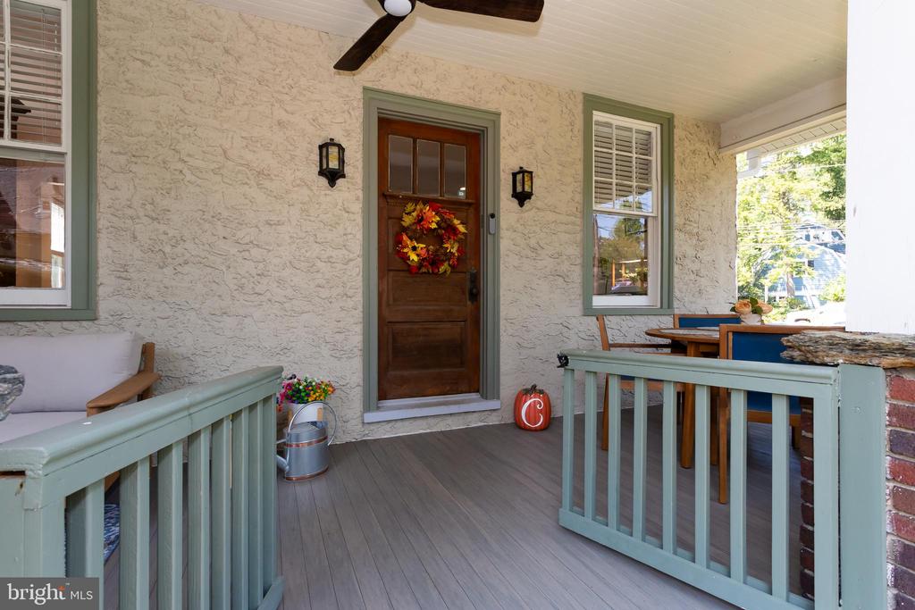 Chamounix Rd, Wayne, PA 19087