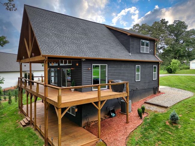 784 Sneaking Creek Dr, Home with 3 bedrooms, 4 bathrooms and null parking in Hayesville NC | Image 5
