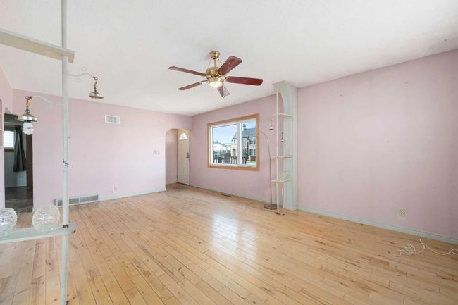8531 47 Ave Nw, House other with 3 bedrooms, 2 bathrooms and 2 parking in Calgary AB | Image 11