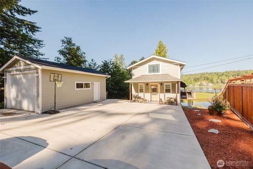 8022 Long Lake Rd Se, Port Orchard, WA, 98367-8012 | Card Image