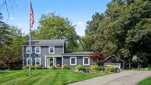 9712 Timber Hill Ct, Dexter, MI, 48130-9528 | Card Image
