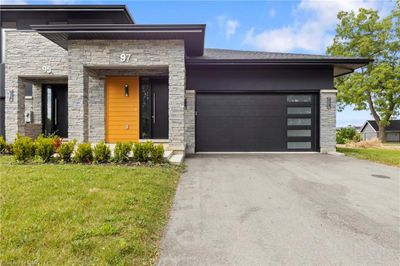 97 Port Robinson Rd, Townhouse with 4 bedrooms, 3 bathrooms and 6 parking in Welland ON | Image 2