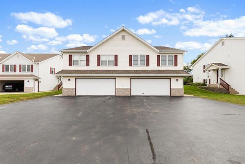 207 Nicholson Avenue, South Milwaukee, WI, 53172 | Card Image