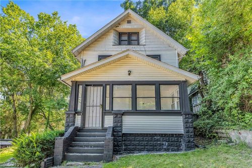 adn-712 Roselle Avenue, Akron, OH, 44307 | Card Image