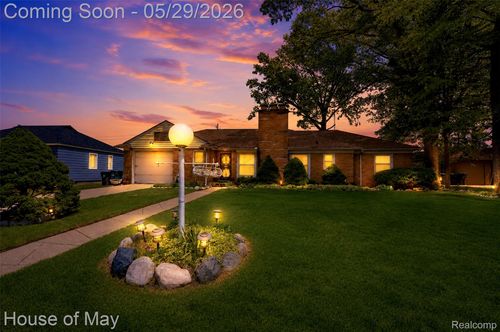 21240 Ridgedale St, Oak Park, MI, 48237-2782 | Card Image