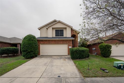 5933 Kristen Dr, Fort Worth, TX, 76131-1613 | Card Image