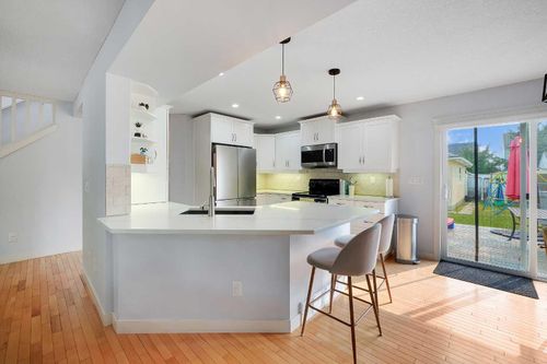 5532 Forand St Sw, Calgary, AB, T3E7S6 | Card Image