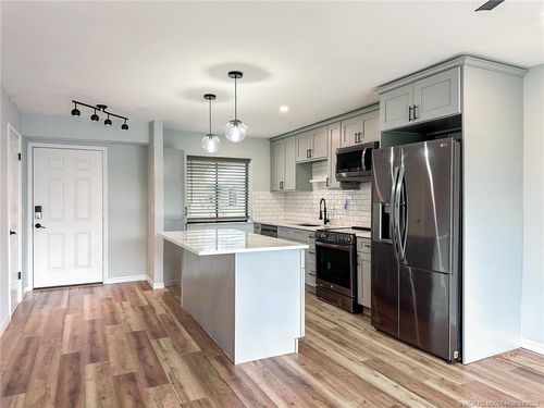 10-7-800 Fork Rd, Stuart, FL, 34994-8908 | Card Image