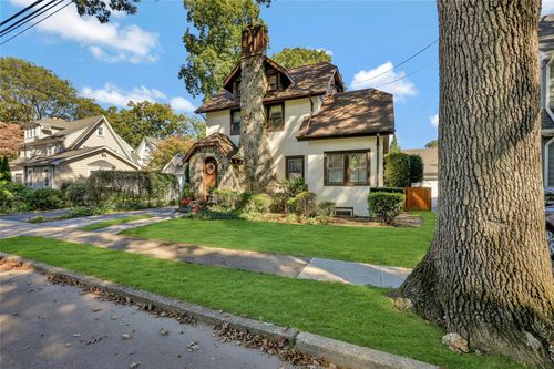 65 Larch Ave, Floral Park, NY, 11001-2312 | Card Image