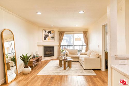 218-5510 Owensmouth Ave, Woodland Hills, CA, 91367 | Card Image