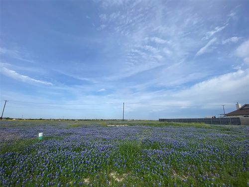 360 Meadow Valley Loop, Jarrell, TX, 76537-1120 | Card Image