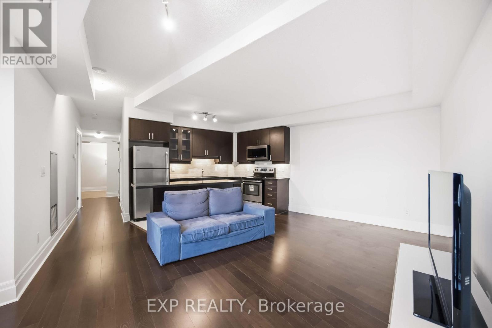 Residential in Markham (Unionville) 5