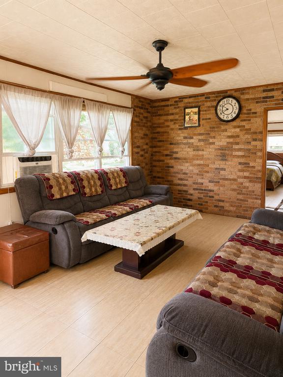 Residential in MAPLE SHADE 3