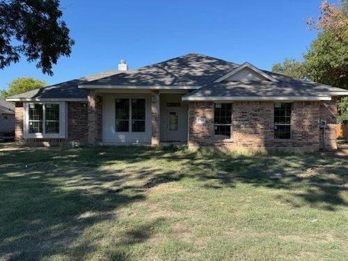 1203 Anthony St, Gainesville, TX, 76240-6210 | Card Image