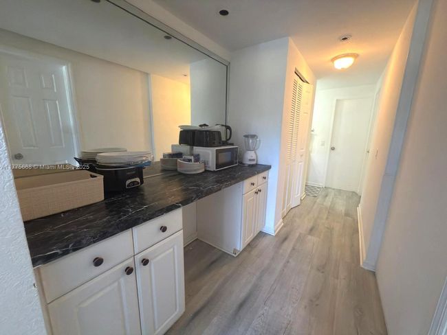 APT-108 - 7904 West Dr, Condo with 1 bedrooms, 1 bathrooms and null parking in North Bay Village FL | Image 8