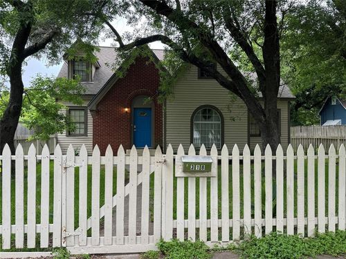 318 12th Ave N, Texas City, TX, 77590-6349 | Card Image