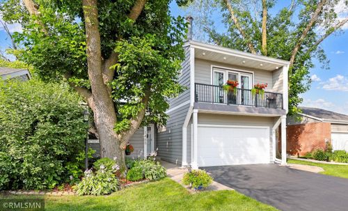 1465 Eastlake Dr, Chaska, MN, 55318-2614 | Card Image