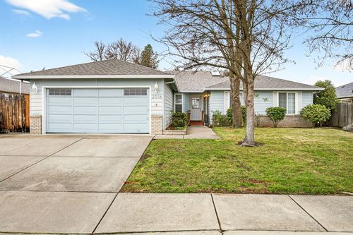 2016 Terrel Dr, Medford, OR, 97501-8154 | Card Image