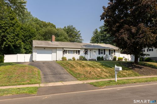 74 Harvest Ln, East Hartford, CT, 06118-3524 | Card Image