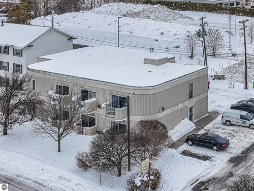 apt-101-124 Beech St, Traverse City, MI, 49684-2367 | Card Image
