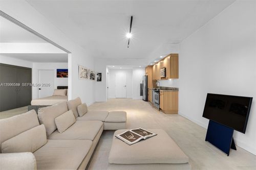 327-2001 Meridian Ave, Miami Beach, FL, 33139-1536 | Card Image