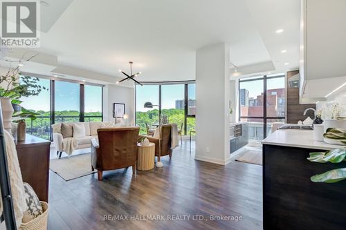 402-2118 Bloor St W, Toronto, ON, M6S0A6 | Card Image