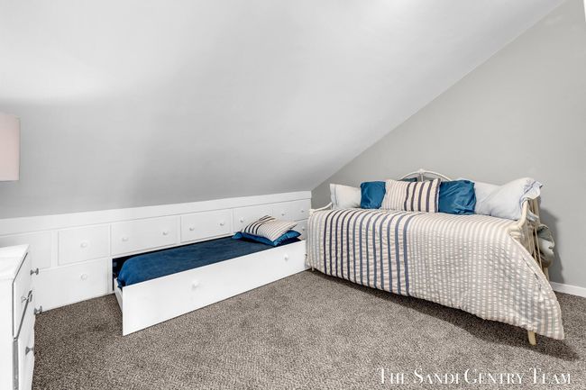 UNIT-21 - 810 S Harbor Dr, Condo with 3 bedrooms, 3 bathrooms and null parking in Grand Haven MI | Image 38
