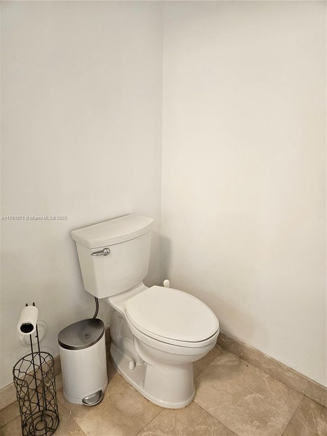 APT-2202 - 15051 Royal Oaks Ln, Condo with 2 bedrooms, 3 bathrooms and null parking in North Miami FL | Image 16