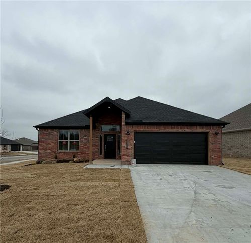 2300 N Zane St, Siloam Springs, AR, 72761 | Card Image