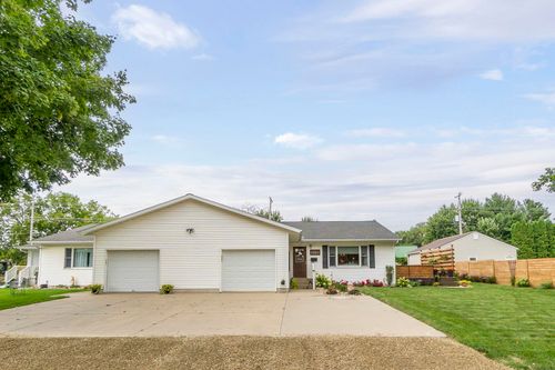 415 Park St, Osage, IA, 50461-1932 | Card Image