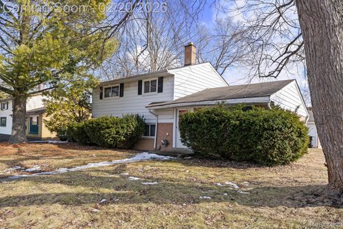 18300 Melvin St, Livonia, MI, 48152-1933 | Card Image