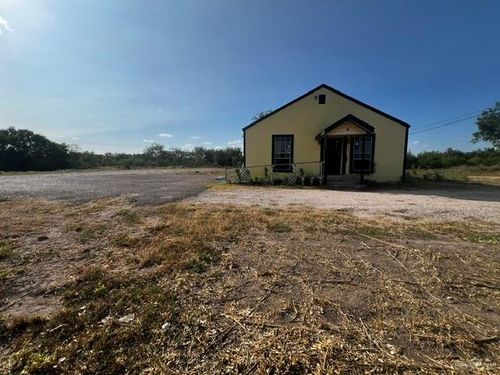 3300 W Expressway 83, La Feria, TX, 78559-3001 | Card Image