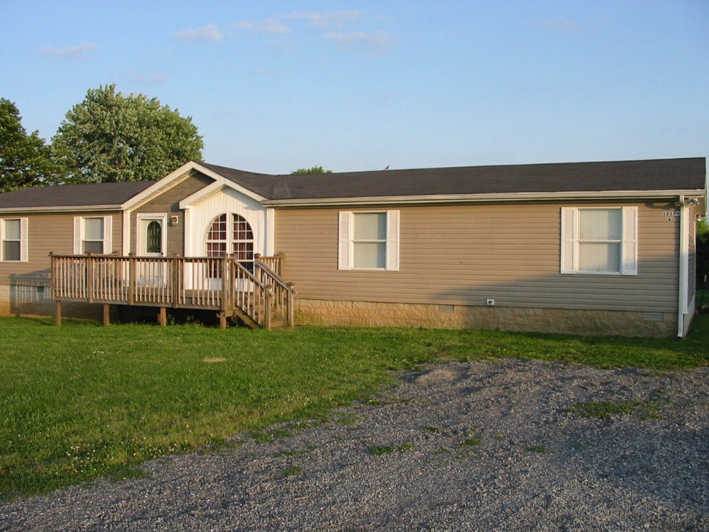 Russell St, Portland, TN 37148