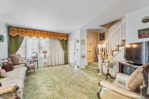 5732 138th St, Flushing, NY, 11355-5212 | Card Image