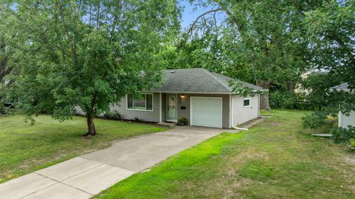 6901 58th Ave N, Crystal, MN, 55428-3411 | Card Image