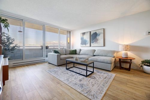 2104-5652 Patterson Ave, Burnaby, BC, V5H4C8 | Card Image