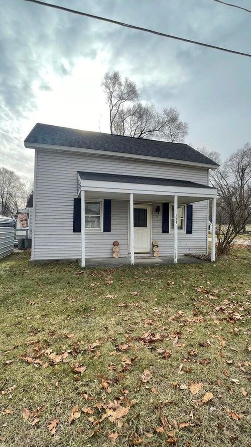 315 W Jefferson St, Evart, MI, 49631-9514 | Card Image