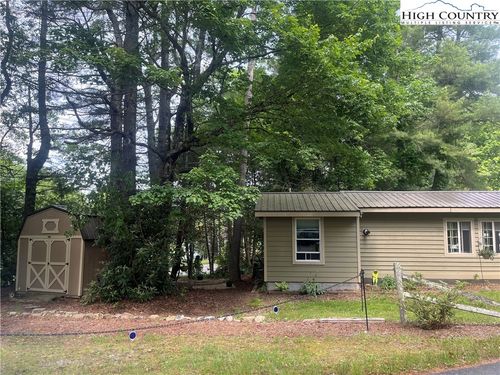 80 Pine Valley Rd, Newland, NC, 28657-8423 | Card Image