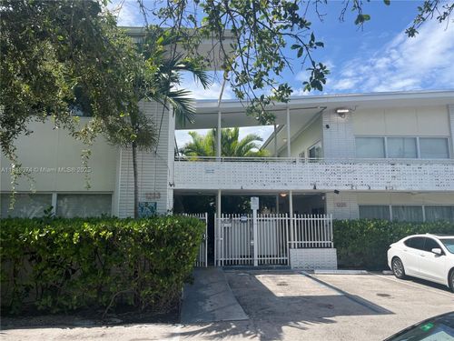 apt-8-1233 Marseille Dr, Miami Beach, FL, 33141-6511 | Card Image