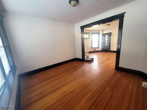 104 Dayton St, Newark, NJ, 07114-1358 | Card Image