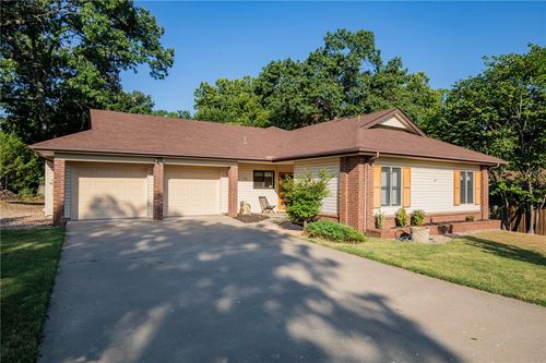 13 Dunedin Dr, Bella Vista, AR, 72715-4922 | Card Image