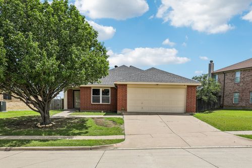 8111 Macgregor Dr, Arlington, TX, 76002-4232 | Card Image