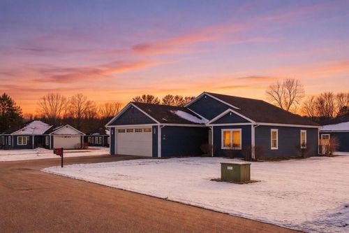 20153 Hammer Ave, Galesville, WI, 54630-8042 | Card Image
