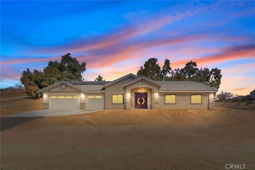 18756 Centennial St, Hesperia, CA, 92345-6604 | Card Image