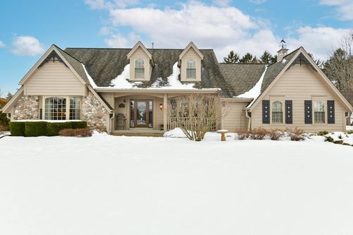 S74W14303 Settler Way, Muskego, WI, 53150-3858 | Card Image