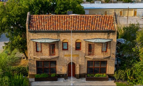 2323 Buena Vista St, San Antonio, TX, 78207-3704 | Card Image