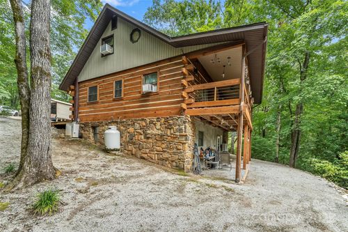 653 Lakeview Dr N, Marion, NC, 28752-8897 | Card Image