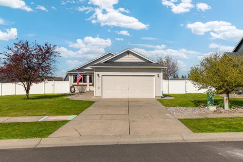 1613 E 2nd St, Deer Park, WA, 99006-9065 | Card Image