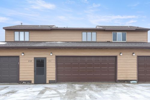 2311 N Main Ct, Williston, ND, 58801-6251 | Card Image